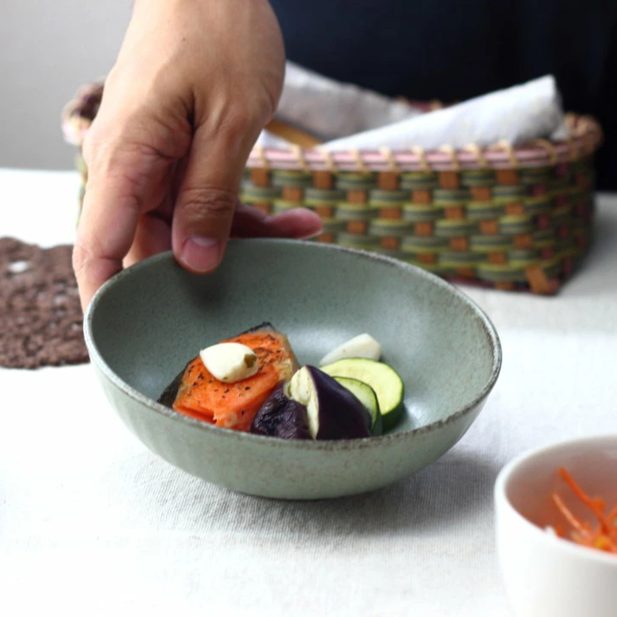 鉢 ウラヌス 中鉢16cm 日本製 ( 美濃焼 陶磁器 食器 電子レンジ対応 食洗機対応 ボウル デザート サラダ 取り皿 深い 皿 )