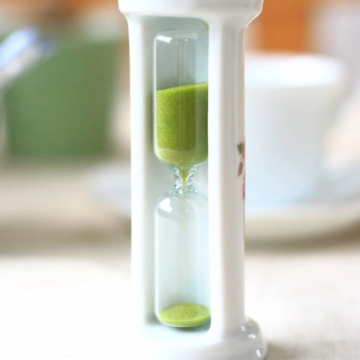 砂時計 陶器製のかわいい三分砂時計 瀬戸焼 ( 陶器製 3分 タイマー おしゃれ かわいい 陶器 日本製 オブジェ インテリア サンドタイマー 砂 アート 休憩 カフェ インテリア オブジェ インテリア雑貨 置物 蒸らし時間 オシャレ 雑貨 ) 【カモミール】 カモミール