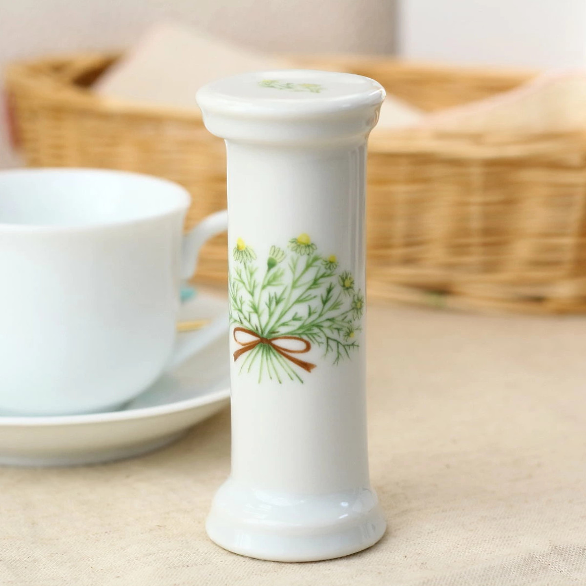 砂時計 陶器製のかわいい三分砂時計 瀬戸焼 ( 陶器製 3分 タイマー おしゃれ かわいい 陶器 日本製 オブジェ インテリア サンドタイマー 砂 アート 休憩 カフェ インテリア オブジェ インテリア雑貨 置物 蒸らし時間 オシャレ 雑貨 ) 【カモミール】 カモミール