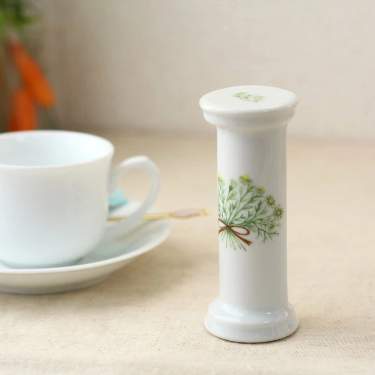 砂時計 陶器製のかわいい三分砂時計 瀬戸焼 ( 陶器製 3分 タイマー おしゃれ かわいい 陶器 日本製 オブジェ インテリア サンドタイマー 砂 アート 休憩 カフェ インテリア オブジェ インテリア雑貨 置物 蒸らし時間 オシャレ 雑貨 ) 【カモミール】 カモミール