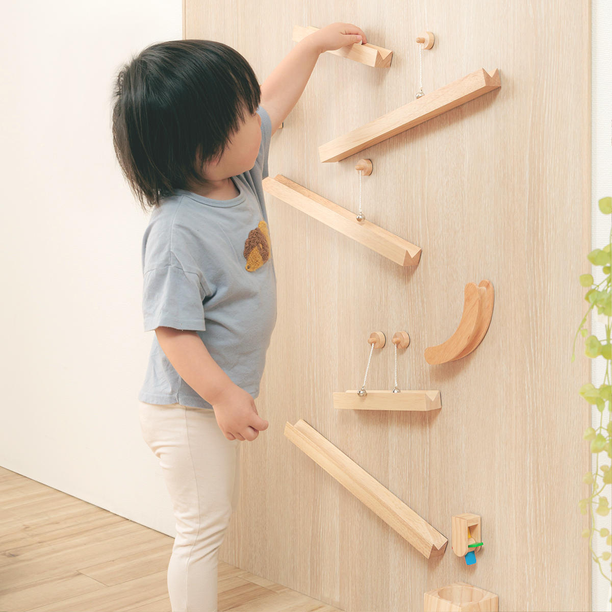 ヘヤデコロコロ 知育玩具 マグネット おもちゃ 木製 （ 知育 玩具 マグネットトイ 磁石 木のおもちゃ ベビー 赤ちゃん 子ども ギフト プレゼント 木製おもちゃ キッズ ビー玉 転がす インテリア おしゃれ 出産祝い ）