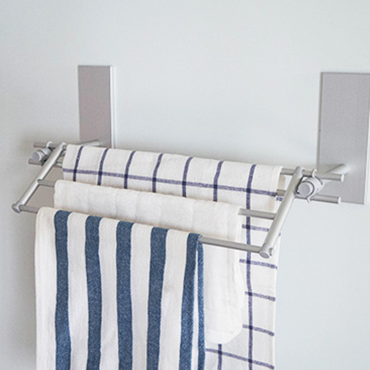 マグネット 収納 BLAVO ふきんかけセット ブラボ ( 布巾掛け タオルバー タオルハンガー ふきんハンガー 折りたたみ 磁石 タオル掛け タオルホルダー 冷蔵庫 洗面所 横 サイド キッチン キッチン収納 壁面収納 壁掛け ) 【ホワイト】 ホワイト