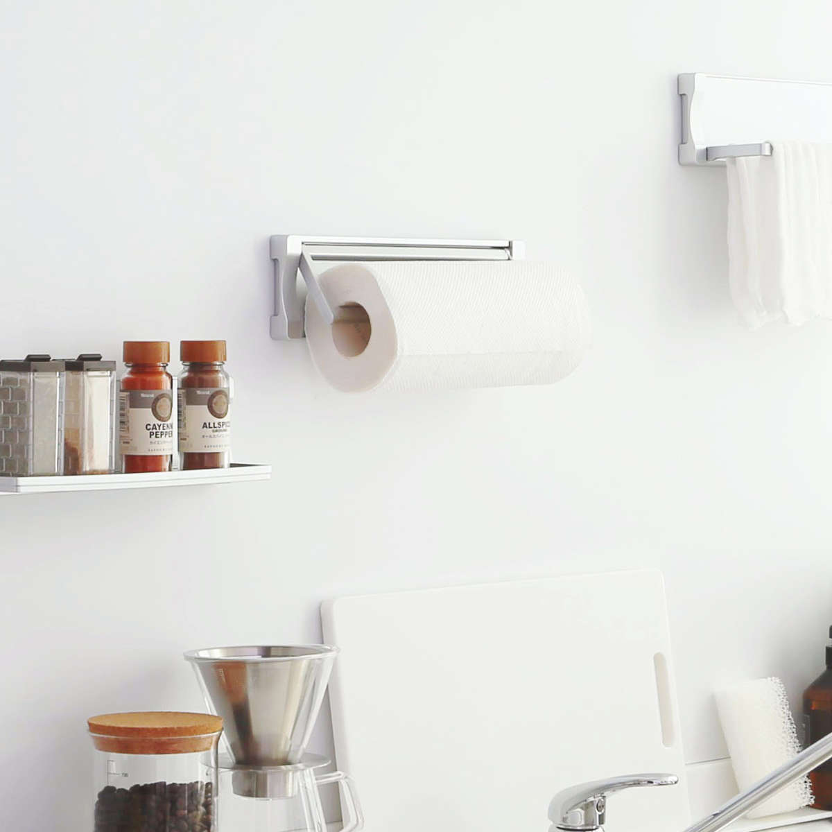 キッチンペーパーホルダー マグネット マグシャーレ ペーパーホルダー マグネット収納 シルバー ( キッチンペーパーハンガー ペーパータオル 磁石 壁面収納 横型 冷蔵庫横収納 クッキングペーパーホルダー キッチン収納 壁掛け )