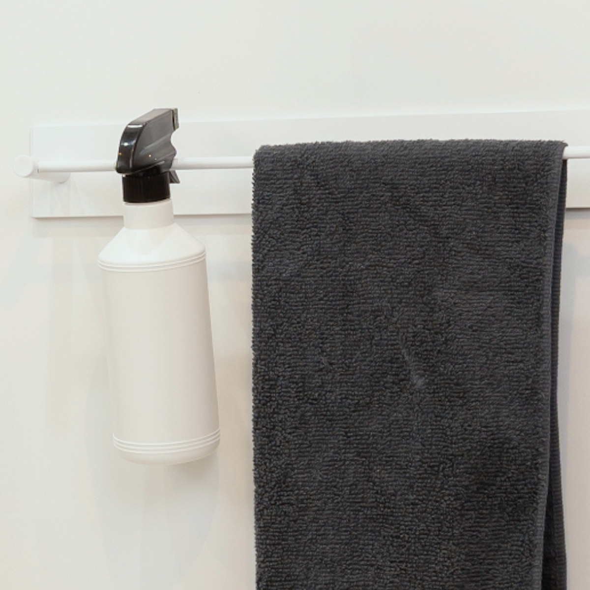 タオルハンガー マグネット ワイドタイプ 幅46cm BLAVO ブラボ ( タオル掛け タオルバー ふきん掛け バー 磁石 タオルホルダー 冷蔵庫 洗面所 洗濯機 横 サイド キッチン キッチン収納 壁面収納 壁掛け ) 【シルバー】 シルバー