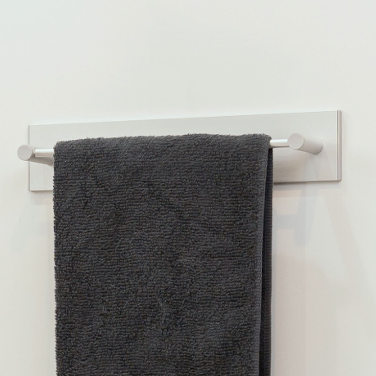 タオルハンガー マグネット ショートタイプ 幅30cm BLAVO ブラボ ( タオル掛け タオルバー ふきん掛け バー 磁石 タオルホルダー 冷蔵庫 洗面所 洗濯機 横 サイド キッチン キッチン収納 壁面収納 壁掛け ) 【ホワイト】 ホワイト