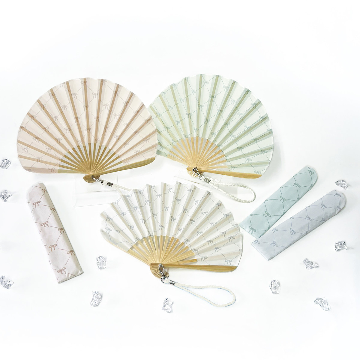 扇子 リボン 扇子&ケースセット ストラップ付 ( せんす 団扇 うちわ 和雑貨 かわいい 持ち運び 夏 暑さ対策 グッズ 熱中症対策 涼しい お祭り 夏祭り 和風 和装 小物 プレゼント おしゃれ レディース ) 【ピンク】 ピンク