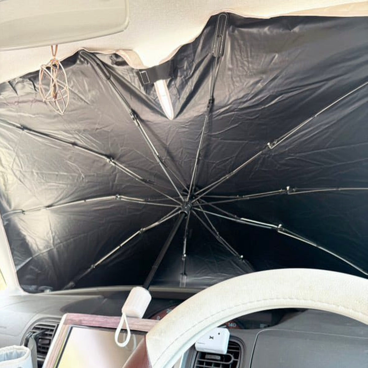 カーサンシェード ミッフィー 傘サンシェード 折りたたみ傘タイプ ( miffy サンシェード 傘 車 フロント キャラクター かわいい カー用品 日よけ サンシェイド 自動車 傘型 吸盤不要 劣化軽減 日除け 車用品 コンパクト 収納袋付き ) 【ミッフィーフェイス】 ミッフィーフェイス