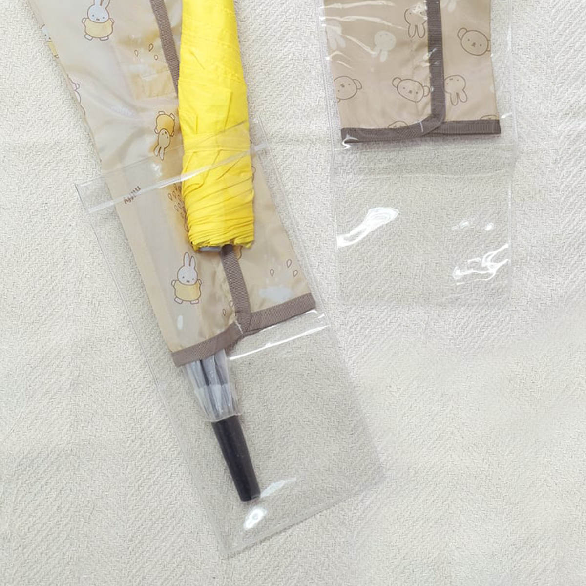 傘カバー ミッフィー 傘ポケット 外ポケット付き 長傘 折りたたみ傘 車用 ( miffy 傘ケース 傘袋 収納 吊り下げ 傘立て 車 玄関 キャラクター アンブレラケース ヘッドレストポール 取り付け 簡単 取り外し可能 雨の日 車内 屋内 ) 【ミッフィーとボリス】 ミッフィーとボリス