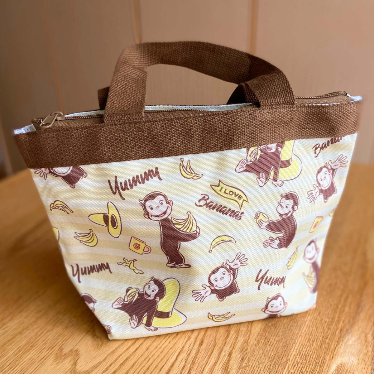 ランチバッグ ランチ保冷バッグ ヤミー おさるのジョージ ( お弁当袋 ミニバッグ 手提げ サブバック 鞄 保温 保冷 バッグ トート かばん カバン お弁当用 お弁当入れ 保冷剤 保冷ランチバッグ )