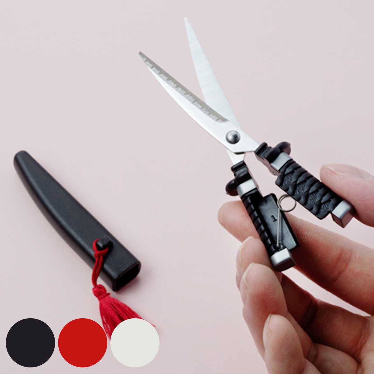 ハサミ 御守刀 はさみ 日本刀 （ 刀 文具 ミニはさみ 小さい コンパクト 携帯用 持ち運び 関の刃物 日本製 糸切りはさみ エチケット 身だしなみ 手芸 文房具 ミニチュア オブジェ 置物 ） 【白】