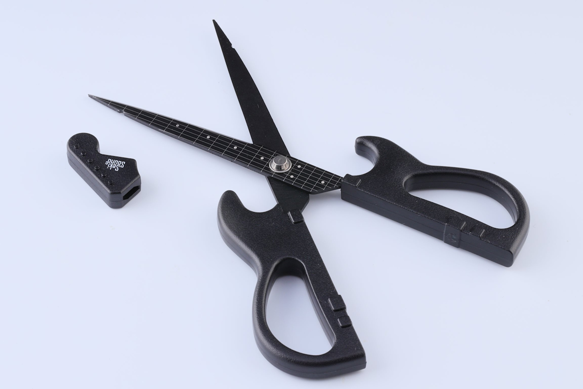 はさみ ギター ハサミ SekiSound スタンド付き 日本製 ( 鋏 カバー付き 楽器 文具 文房具 ステンレス刃 フッ素コート 関の刃物 ステーショナリー ベタつきにくい テープ カット 事務 作業 工作 DIY 雑貨 プレゼント ミニチュア ) 【ブラック】 ブラック