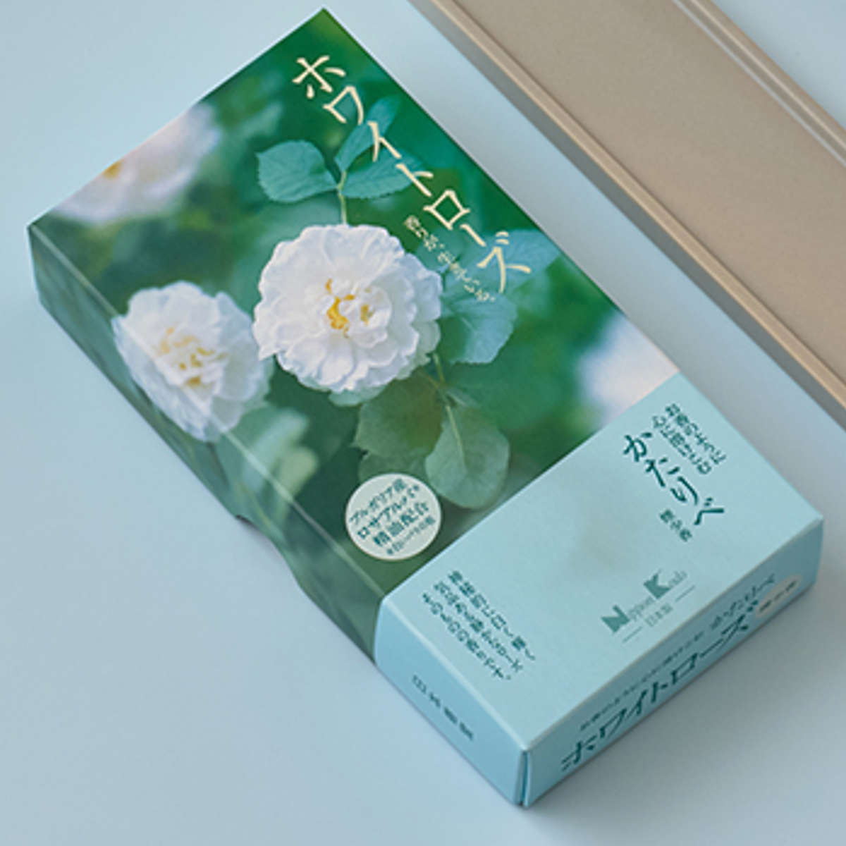 線香 かたりべ バラ詰 ラベンダー ホワイトローズ 白梅 ( お線香 お香 御香 煙少なめ 微煙 家庭用 25分燃焼 仏壇 お墓参り お彼岸 お供え 法事 仏前 香り お悔み 新盆 お盆 お歳暮 法要 帰省 香典返し 日本香堂 ) 【ラベンダー】 ラベンダー