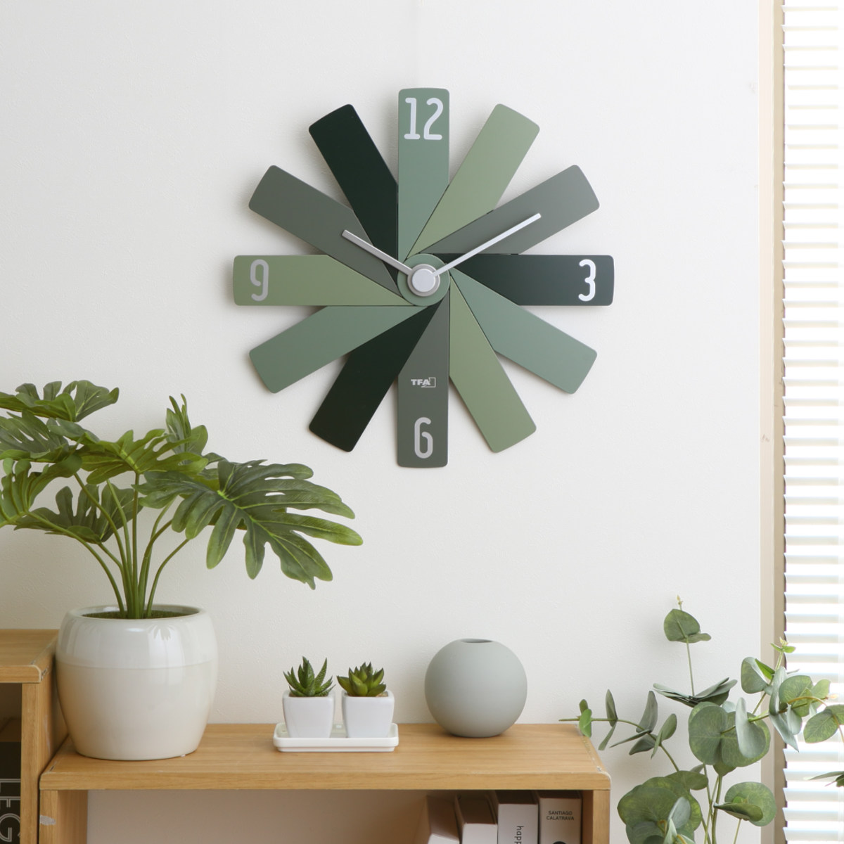 掛け時計 CLOCK IN THE BOX MAG 静音 ノア精密 ウォールクロック ( 時計 壁掛け デザイナーズ 薄型 静か 秒針なし 軽量 アナログ時計 デザイン 壁掛け時計 壁時計 掛時計 軽い 直径40cm おしゃれ アナログ 音がしない ) 【グリーン】 グリーン