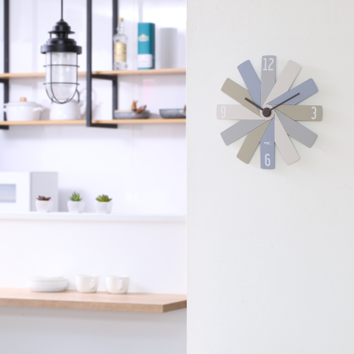 掛け時計 CLOCK IN THE BOX MAG 静音 ノア精密 ウォールクロック ( 時計 壁掛け デザイナーズ 薄型 静か 秒針なし 軽量 アナログ時計 デザイン 壁掛け時計 壁時計 掛時計 軽い 直径40cm おしゃれ アナログ 音がしない ) 【グリーン】 グリーン