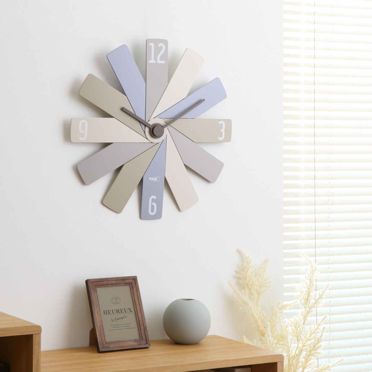 掛け時計 CLOCK IN THE BOX MAG 静音 ノア精密 ウォールクロック ( 時計 壁掛け デザイナーズ 薄型 静か 秒針なし 軽量 アナログ時計 デザイン 壁掛け時計 壁時計 掛時計 軽い 直径40cm おしゃれ アナログ 音がしない ) 【グリーン】 グリーン