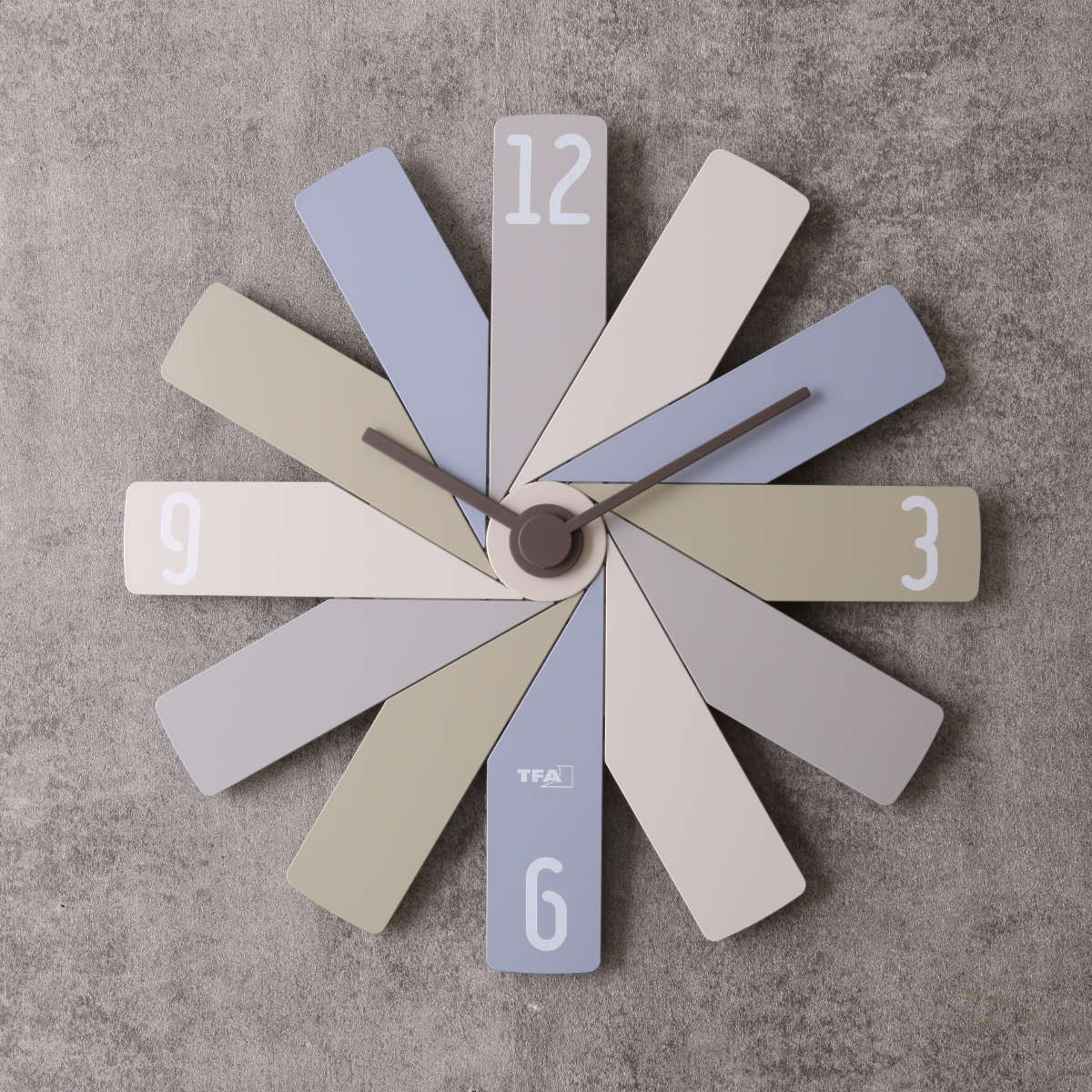 掛け時計 CLOCK IN THE BOX MAG 静音 ノア精密 ウォールクロック ( 時計 壁掛け デザイナーズ 薄型 静か 秒針なし 軽量 アナログ時計 デザイン 壁掛け時計 壁時計 掛時計 軽い 直径40cm おしゃれ アナログ 音がしない ) 【グリーン】 グリーン