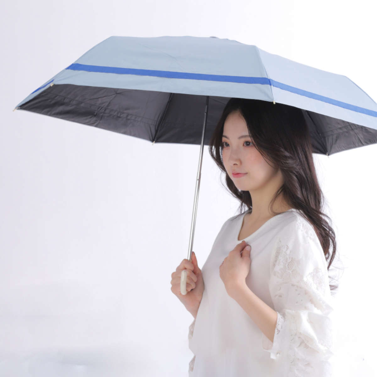 折りたたみ傘 晴雨兼用 LINEDROPS グログランリボン 50cm 手開き式 ( 傘 折り畳み傘 レディース かさ 雨傘 日傘 UVカット 99% 撥水 遮光 遮熱 日焼け防止 UV対策 暑さ対策 カサ アンブレラ 通勤 通学 ストラップ付き ) 【ホワイト】 ホワイト