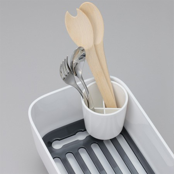 水切りラック 排水ノズル付き ディッシュラック スマートホーム2 プラスチック製 ( 水切りかご 水切りカゴ 水切りバスケット シンクサイド 水切り カトラリーポケット付き 自動排水 水捨て不要 キッチン収納 ) 【ホワイト】 ホワイト