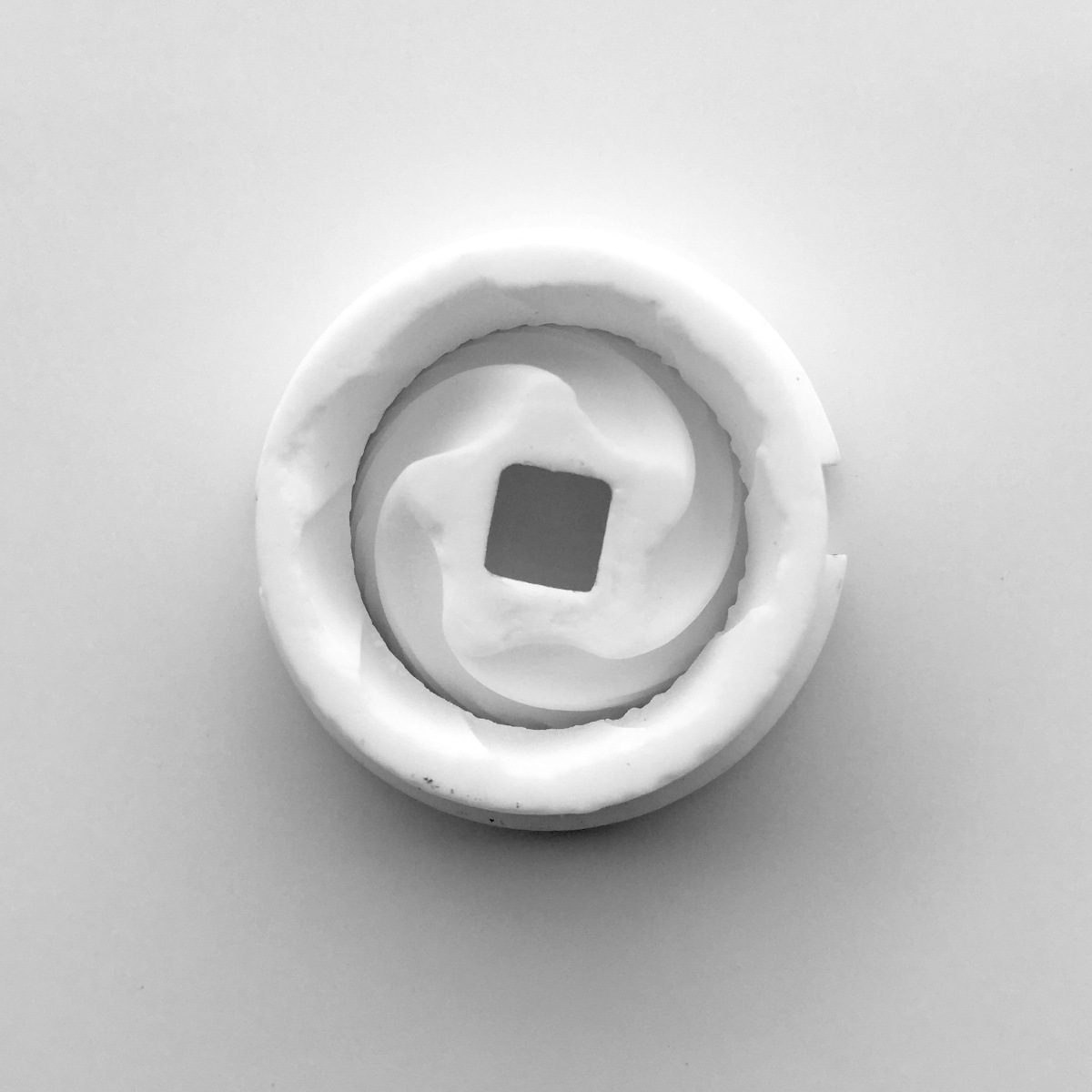 Russell Hobbs 電動ミル 2本セット 木製スタンド付き ソルト&ペッパーミル ( ラッセルホブス ミル 2個 LEDライト 電池式 ソルトミル ペッパーミル ワンプッシュ セラミック刃 ウッドスタンド付き 胡椒 岩塩 )