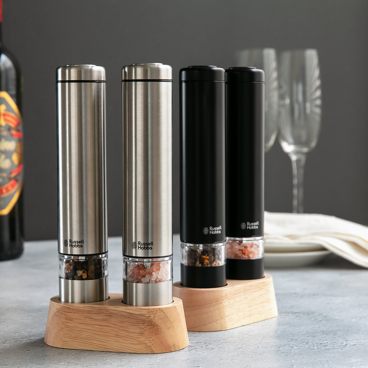 Russell Hobbs 電動ミル ミニ 2本セット 木製スタンド付き ソルト&ペッパーミル ( ラッセルホブス ミル 2個 LEDライト 電池式 ソルトミル ワンプッシュ セラミック刃 ウッドスタンド付き 小さめ 胡椒 岩塩 ) 【ブラック】 ブラック