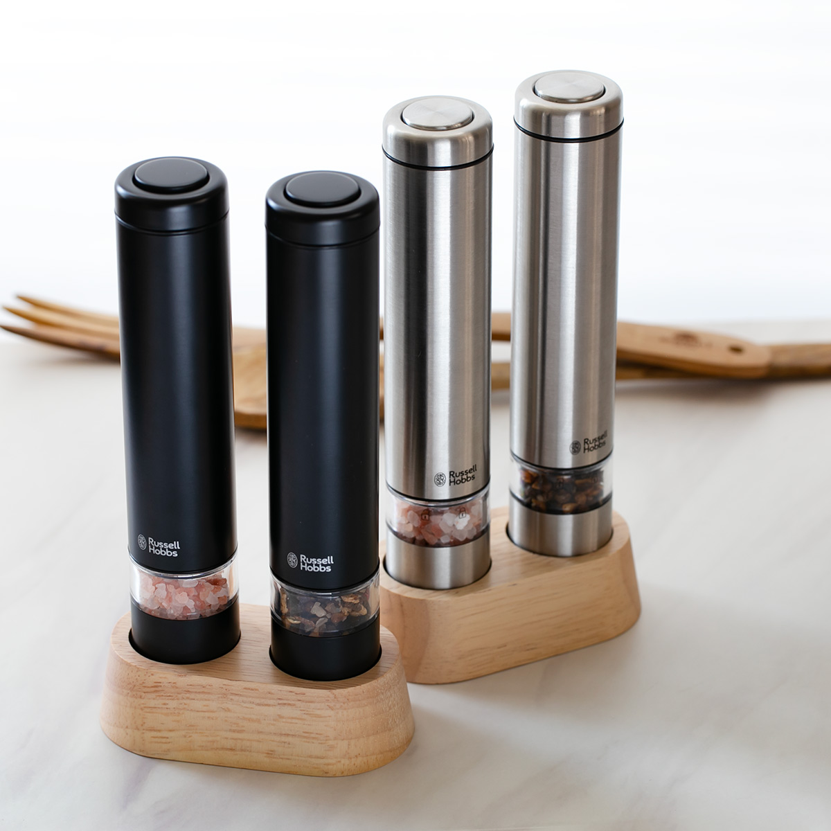 Russell Hobbs 電動ミル ミニ 2本セット 木製スタンド付き ソルト&ペッパーミル ( ラッセルホブス ミル 2個 LEDライト 電池式 ソルトミル ワンプッシュ セラミック刃 ウッドスタンド付き 小さめ 胡椒 岩塩 ) 【ブラック】 ブラック
