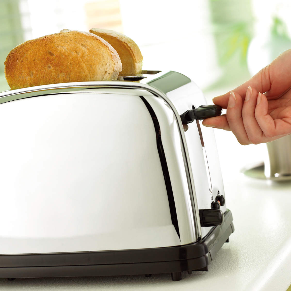 Russell Hobbs ポップアップトースター 2枚 クラシックトースター ( ラッセルホブス 調理家電 キッチン家電 トースター 冷凍パン対応 料理家電 パン焼き トースト パンくずトレー付き 朝食 食パン 山型パン おしゃれ )