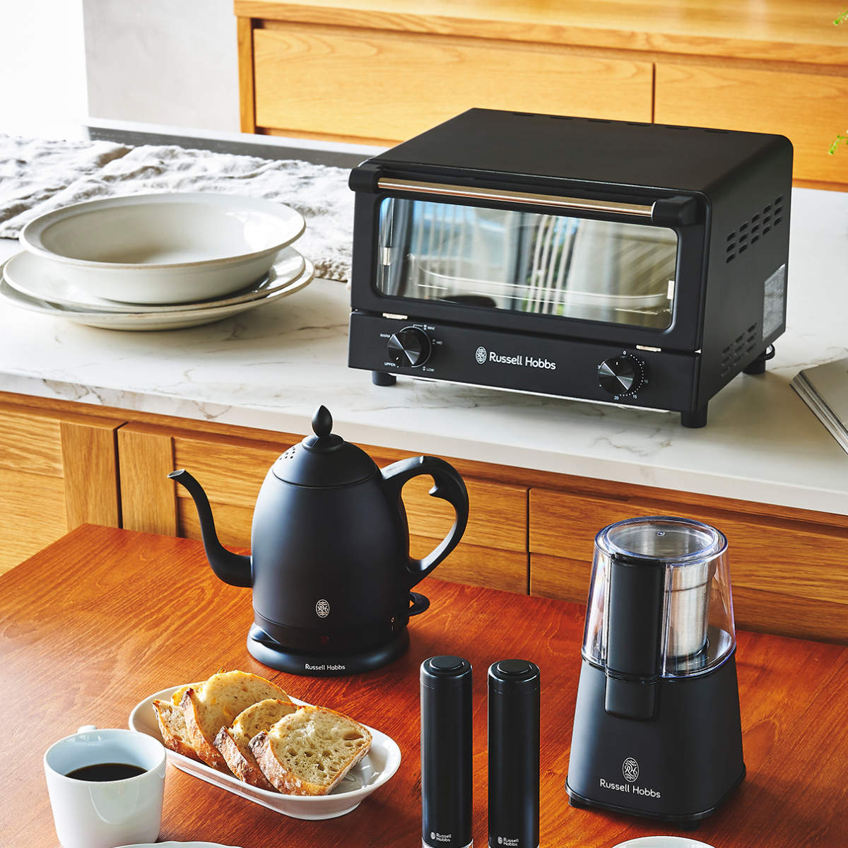 Russell Hobbs オーブントースター 4枚焼き ( ラッセルホブス 調理家電 キッチン家電 トースター パン焼き器 広々庫内 料理家電 トースト 朝食 食パン 大容量 おしゃれ ) 【マットブラック】 マットブラック