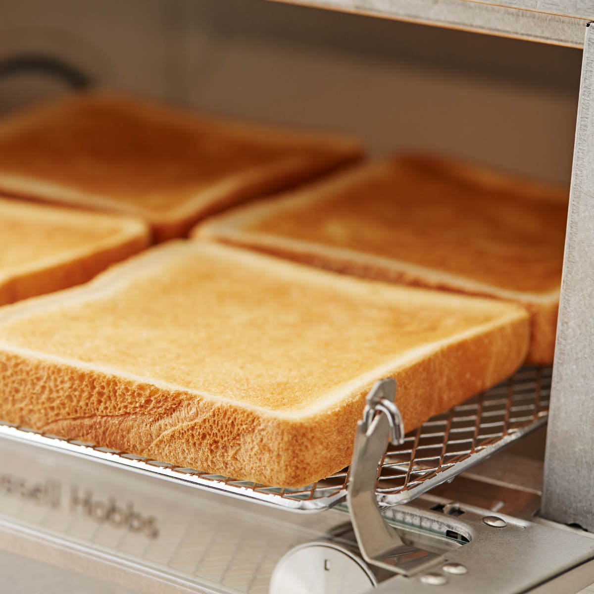 Russell Hobbs オーブントースター 4枚焼き ( ラッセルホブス 調理家電 キッチン家電 トースター パン焼き器 広々庫内 料理家電 トースト 朝食 食パン 大容量 おしゃれ ) 【マットブラック】 マットブラック