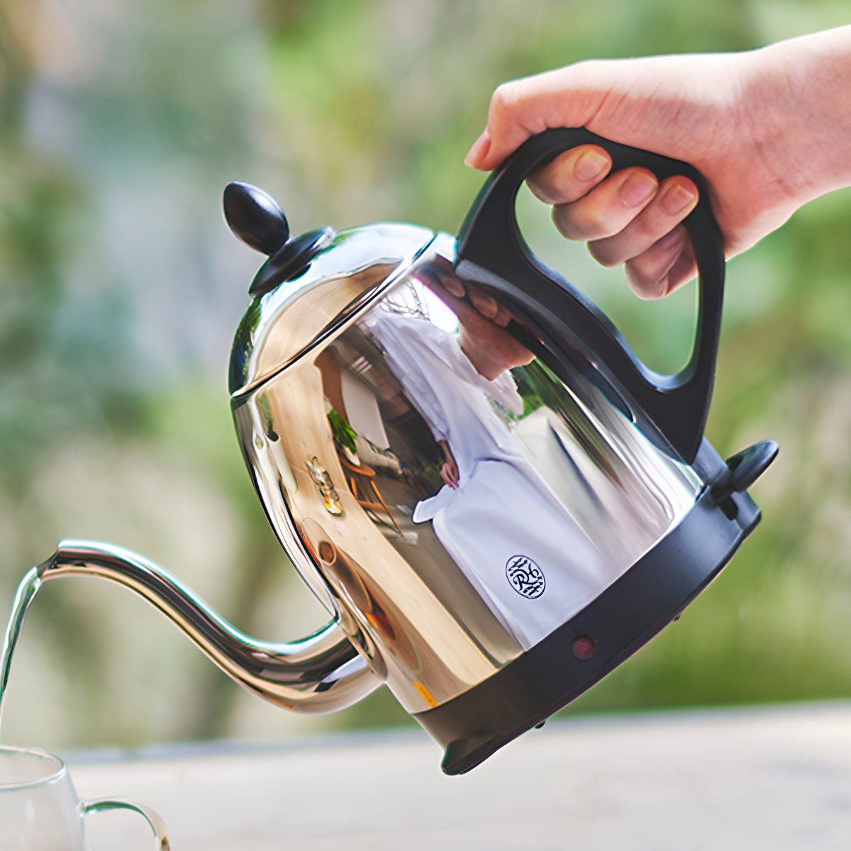 Russell Hobbs 電気ケトル 0.8L カフェケトル ドリップケトル ( ラッセルホブス 電気ポット 湯沸かしポット ステンレス 細口 キッチン家電 800ml 家電 調理家電 湯沸かし器 コーヒー ドリッップ おしゃれ ) 【マットブラック】 マットブラック