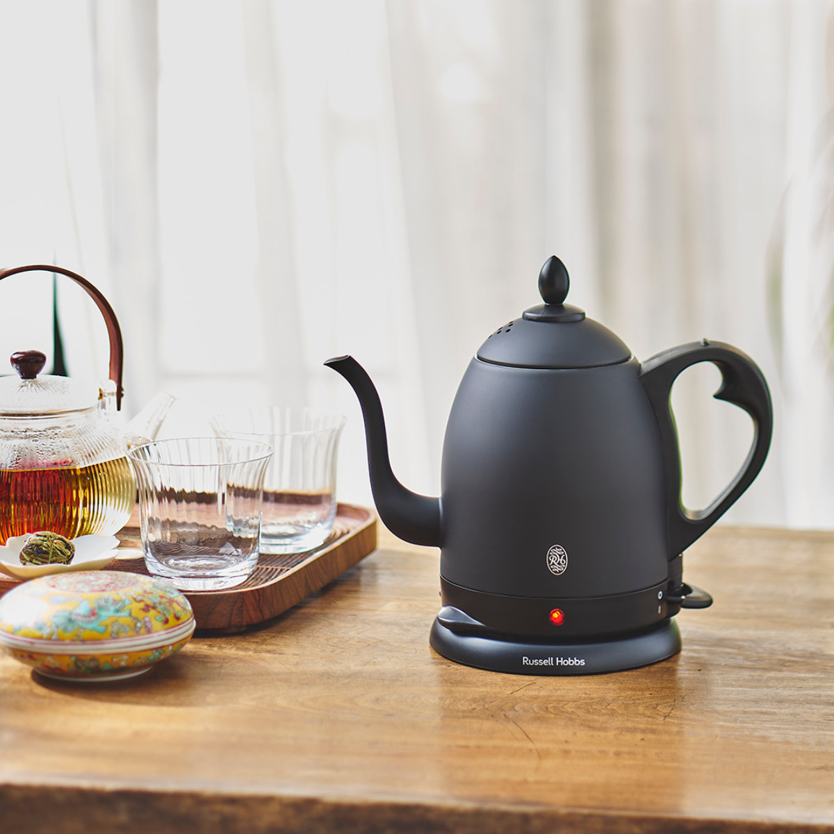Russell Hobbs 電気ケトル 0.8L カフェケトル ドリップケトル ( ラッセルホブス 電気ポット 湯沸かしポット ステンレス 細口 キッチン家電 800ml 家電 調理家電 湯沸かし器 コーヒー ドリッップ おしゃれ ) 【マットブラック】 マットブラック
