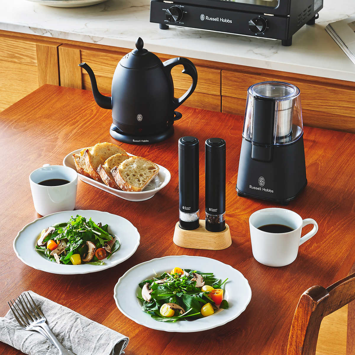 Russell Hobbs 電気ケトル 0.8L カフェケトル ドリップケトル ( ラッセルホブス 電気ポット 湯沸かしポット ステンレス 細口 キッチン家電 800ml 家電 調理家電 湯沸かし器 コーヒー ドリッップ おしゃれ ) 【マットブラック】 マットブラック
