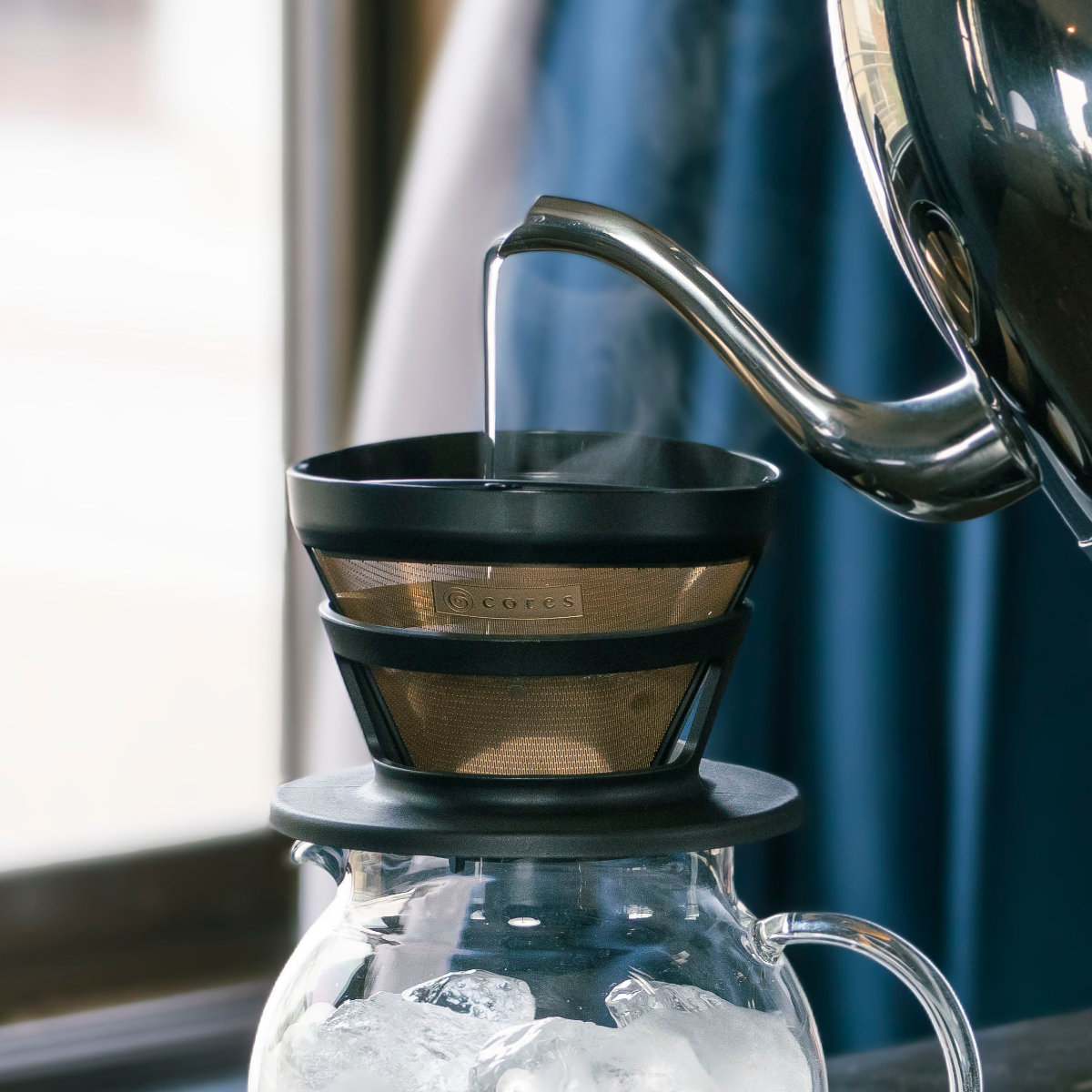 Cores コーヒーフィルター 2~4杯用 ゴールドフィルター 純金メッキ ( コレス コーヒードリップ コーヒードリッパー 目盛付き ステンレスフィルター ペーパーレス 純金コーティング ハンドドリップ ホルダー付き )