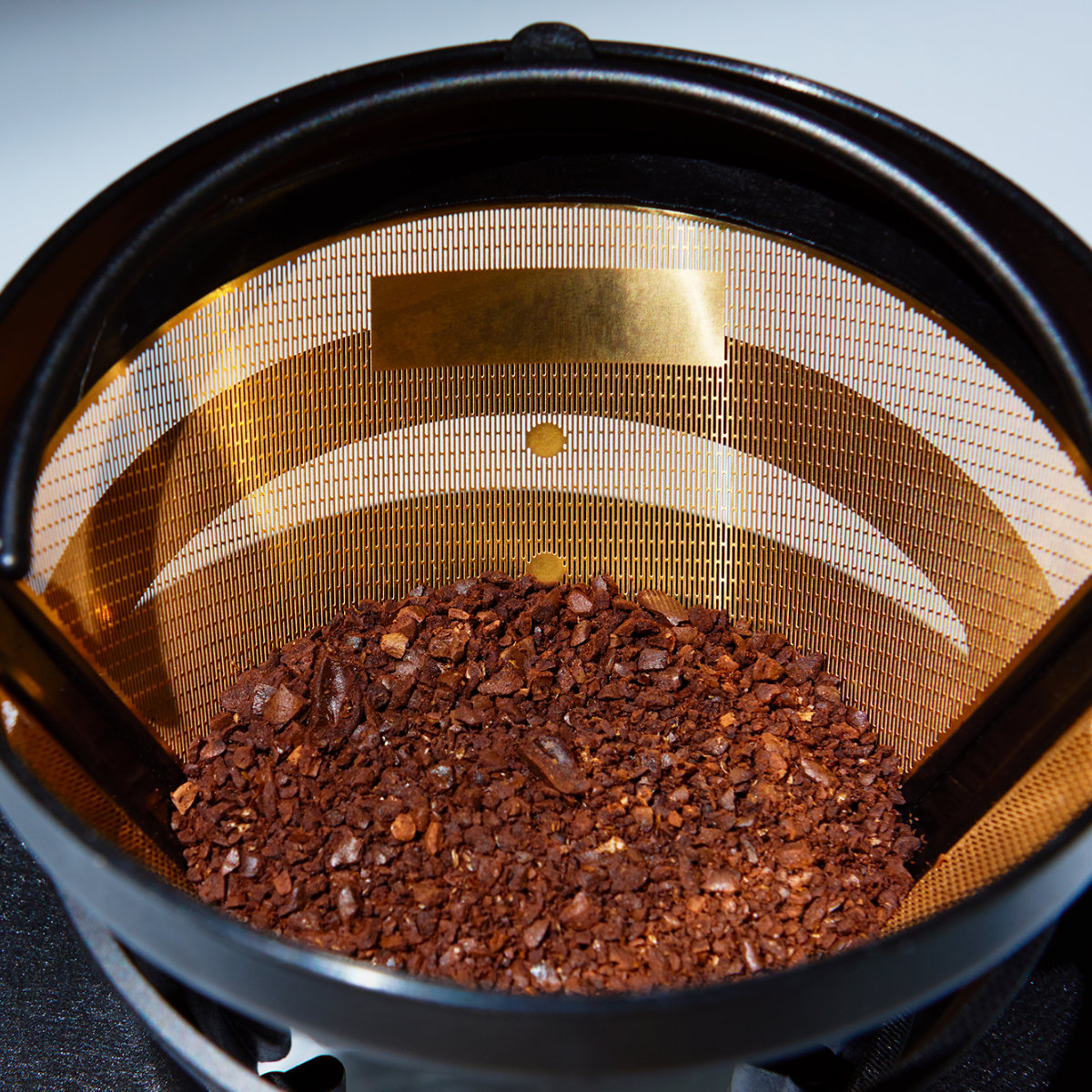 Cores コーヒーフィルター 2~8杯用 ゴールドフィルター 純金メッキ ( コレス コーヒードリップ コーヒードリッパー 目盛付き ステンレスフィルター ペーパーレス 純金コーティング ハンドドリップ ホルダー付き )