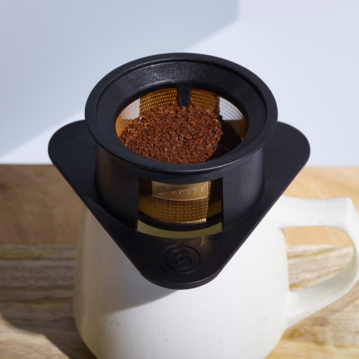 Cores コーヒーフィルター 1杯用 シングルカップ ゴールドフィルター 純金メッキ ( コレス コーヒードリップ コーヒードリッパー ドリップ ホルダー付き 1杯分 ステンレスフィルター ペーパーレス 純金コーティング ハンドドリップ ) 【ブラック】 ブラック
