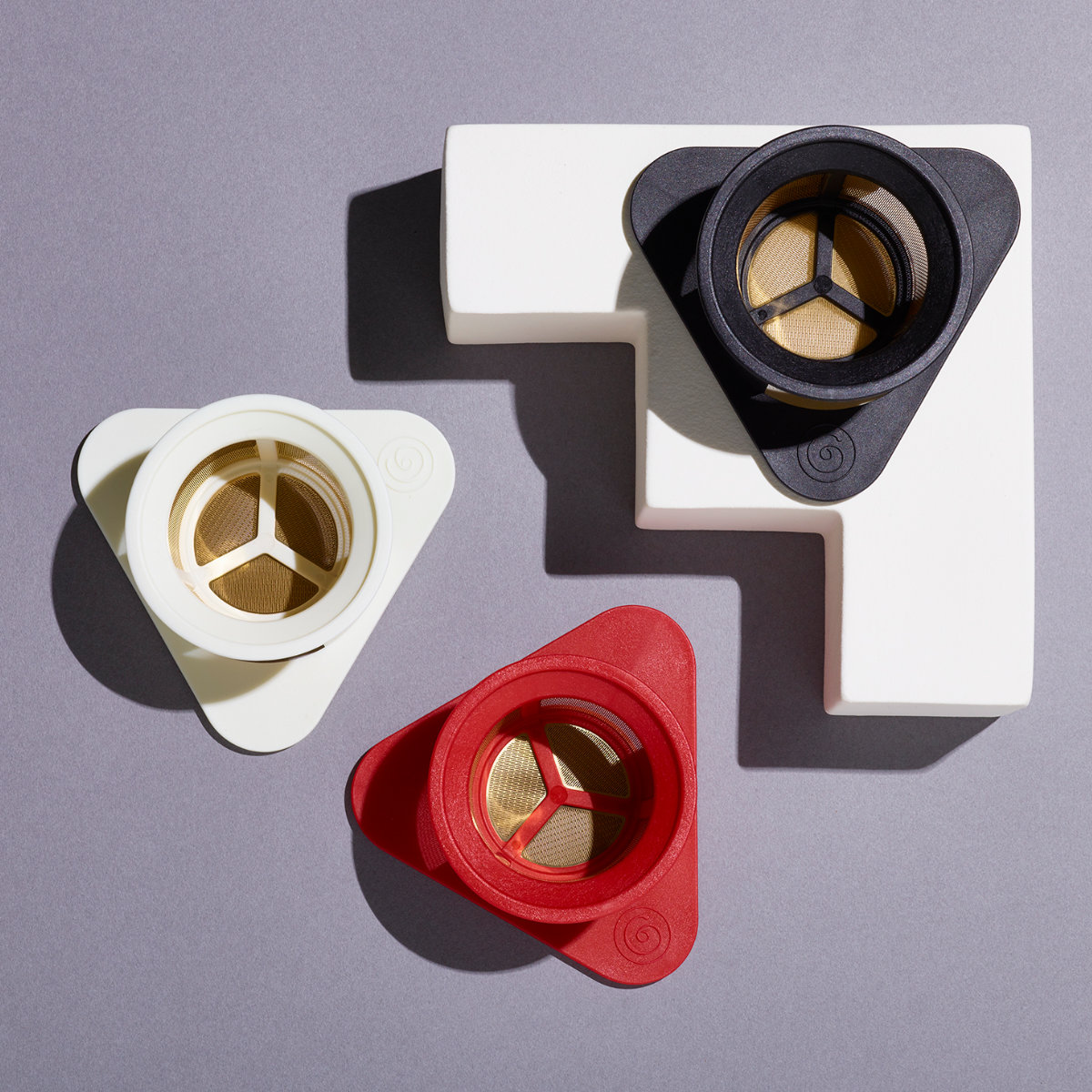 Cores コーヒーフィルター 1杯用 シングルカップ ゴールドフィルター 純金メッキ ( コレス コーヒードリップ コーヒードリッパー ドリップ ホルダー付き 1杯分 ステンレスフィルター ペーパーレス 純金コーティング ハンドドリップ ) 【ブラック】 ブラック