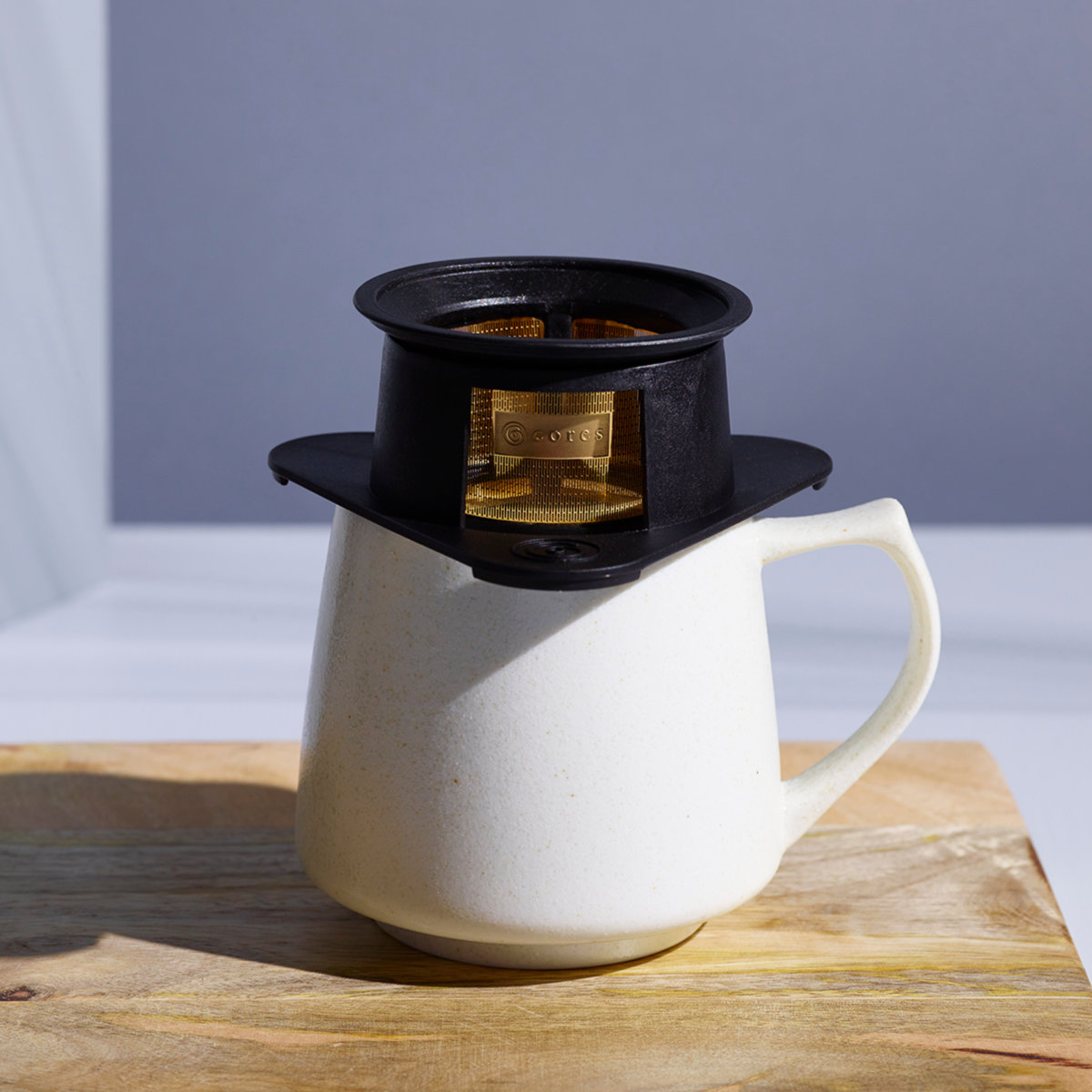 Cores コーヒーフィルター 1杯用 シングルカップ ゴールドフィルター 純金メッキ ( コレス コーヒードリップ コーヒードリッパー ドリップ ホルダー付き 1杯分 ステンレスフィルター ペーパーレス 純金コーティング ハンドドリップ ) 【ブラック】 ブラック