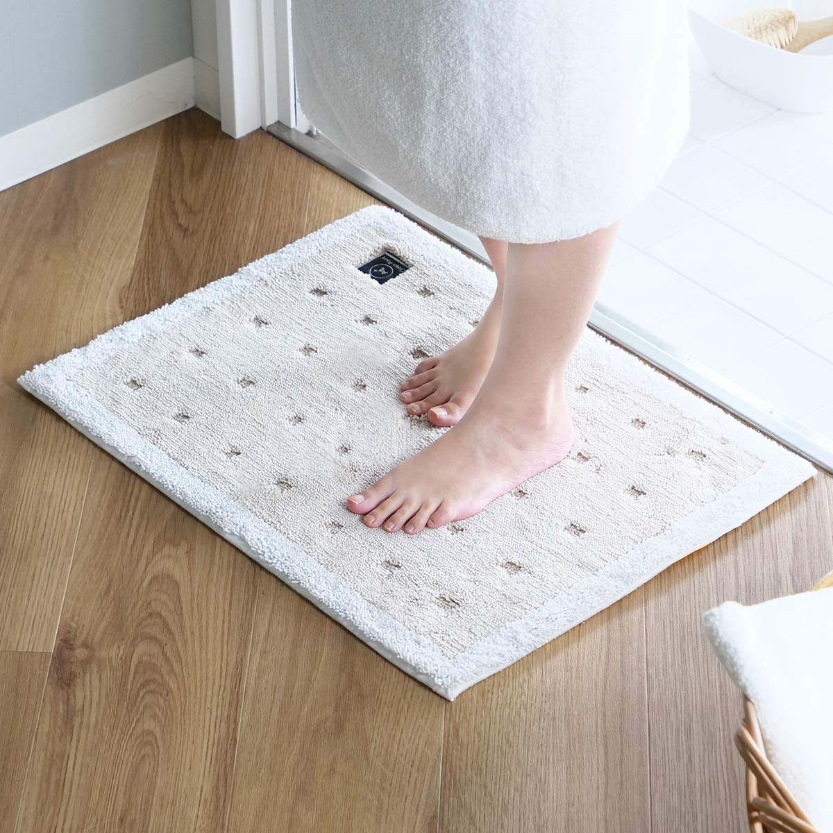 バスマット 乾度良好 Ag+ クリーンフット 45×60cm ( マット バス用品 速乾 吸水速乾 Ag抗菌 抗菌 銀イオン 足拭きマット 足ふきマット お風呂マット 浴室マット 除菌 吸水 洗える お風呂 ) 【ベージュ】 ベージュ