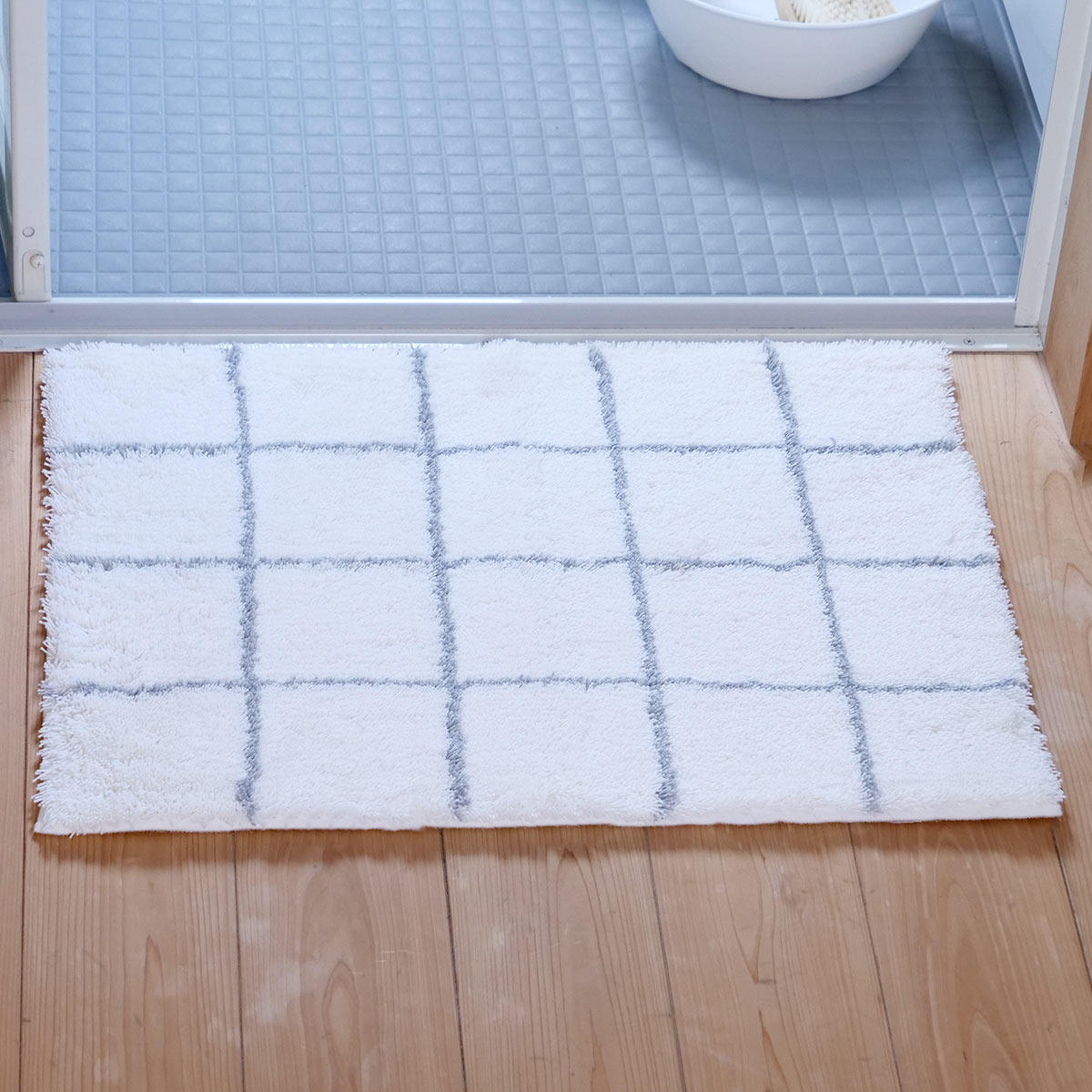 バスマット 乾度良好 モディッシュ 45×60cm ( 風呂マット お風呂マット 足ふきマット 足拭きマット 浴室マット 速乾 吸水 抗菌 防臭 滑り止め 縦45cm 横60cm バス 風呂 バスグッズ お風呂グッズ バス用品 お風呂用品 ) 【ホワイト】 ホワイト