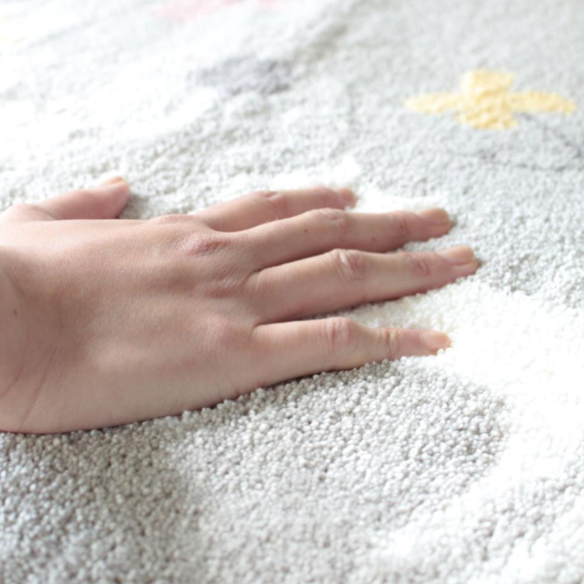 バスマット 乾度良好 ミネット カーム 48×60cm 速乾 Ag抗菌 ( マット 足ふきマット 風呂マット 防臭 大判 銀 銀イオン 北欧 抗菌 銀抗菌 吸水マット お風呂マット 足拭きマット 浴室マット すべり止め 日本製 ウィルトン織り ) 【グレー】 グレー