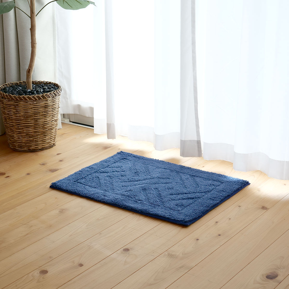 バスマット 乾度良好 リッカ 45×60cm 速乾 ( お風呂マット 足拭きマット お風呂 バスグッズ 浴室マット 玄関マット 吸水 抗菌 防臭 洗濯OK シンプル ) 【ネイビー】 ネイビー