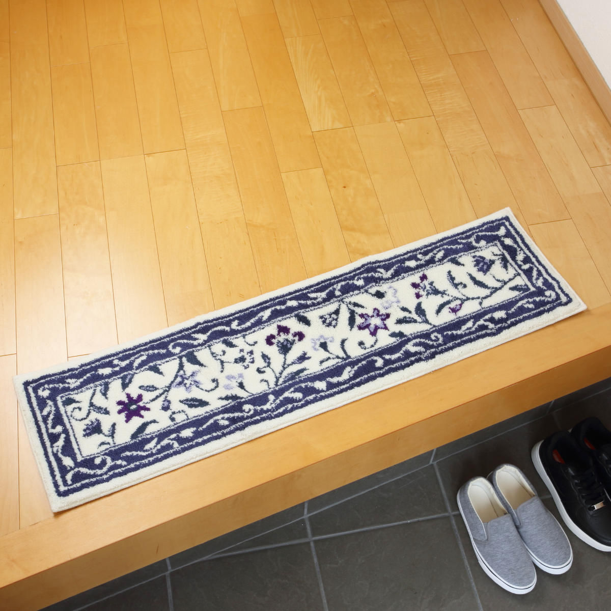 玄関マット 洗える コーナー吸着 30×110 cm 室内 ( 滑り止め ズレにくい 玄関 屋内 日本製 マット エントランスマット 室内用玄関マット 洗面所 脱衣所 室内用 長方形 おしゃれ ナチュラル 抗菌 防臭 すべり止め ノンスリップ ) 【シエラ×ブルー】 シエラ×ブルー