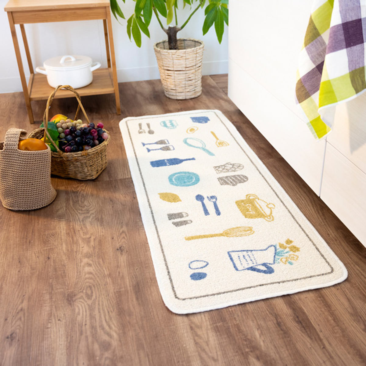 キッチンマット 総柄 45×120cm クロネコ ビストロ ( 洗える 滑り止め加工 おしゃれ 再生糸マット 45cm 120cm キッチン 台所 マット 日本製 キッチン用マット 台所用マット キッチンラグ 長方形 洗濯可能 滑り止め ネコ 薄手 ) 【ビストロ】 ビストロ