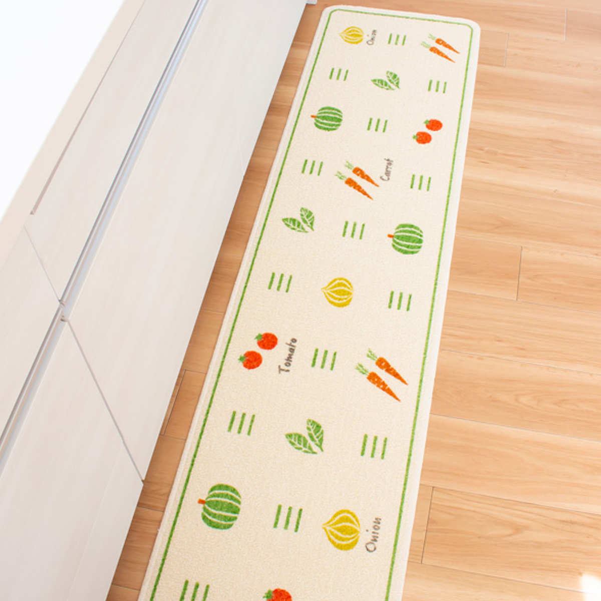 キッチンマット 総柄 45x180cm ネコ 野菜 ガーデン ( 滑り止め加工 洗える 床暖房対応 日本製 45cm 180cm キッチン マット 軽量 薄手 台所マット キッチン用マット キッチンラグ 長方形 滑り止め おしゃれ かわいい ) 【ガーデン】 ガーデン