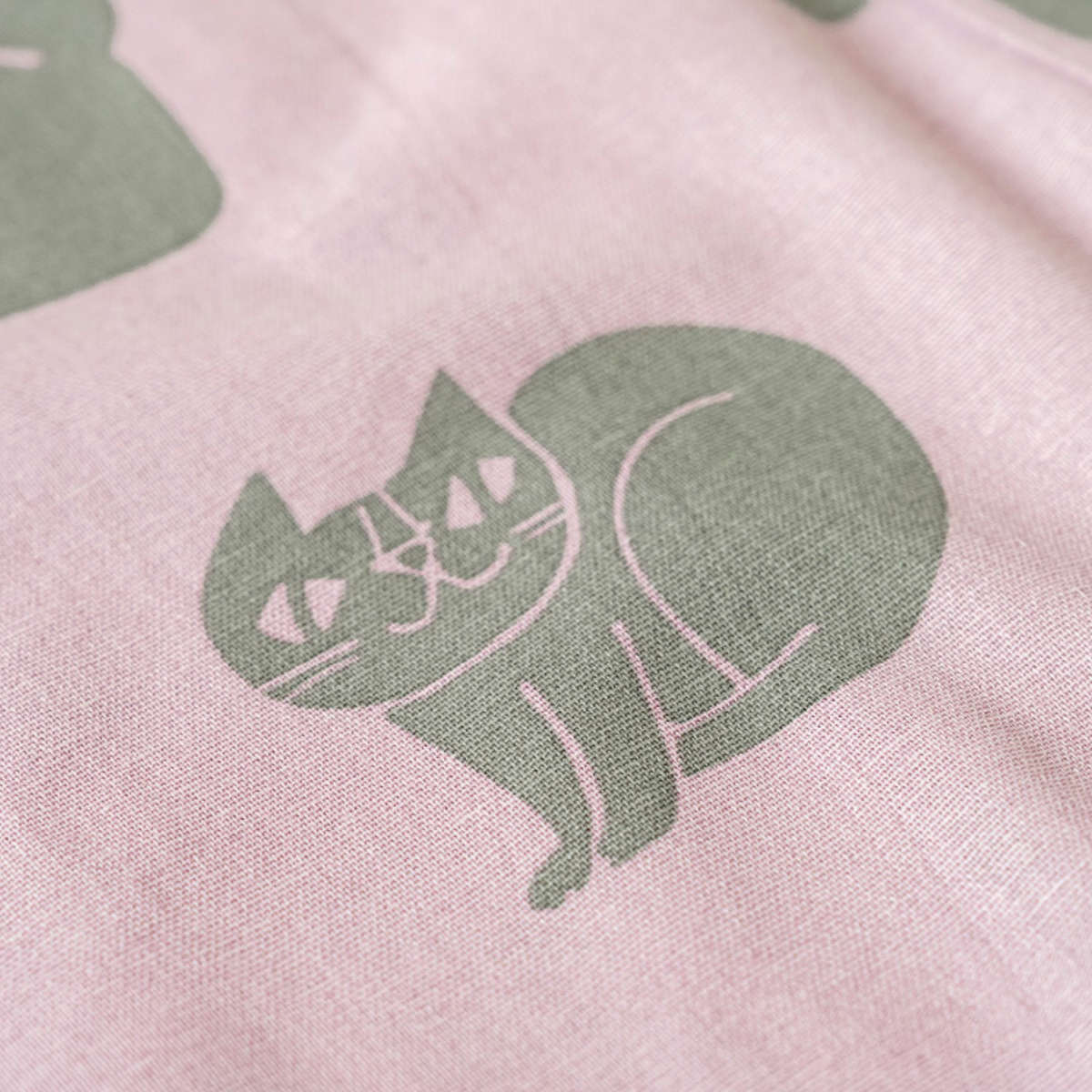 エプロン おかべてつろう ネコ 綿100% ポケット付き 洗濯機可 ( キッチンエプロン 台所エプロン バッククロス フリークロス ねこ 丸洗い 胸当てエプロン かぶるだけ たすき掛け 大人用 レディース インド綿 コットン ) 【ベージュ】 ベージュ