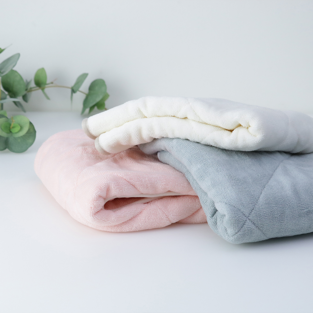 バスマット 35×60cm カララカ 洗濯機 乾燥機使用OK ラベル タオルバスマット タオル地 ( 足ふきマット 風呂マット 抗菌 防臭 乾度良好 吸水マット お風呂マット 足拭きマット 洗面マット 速乾 銀イオン ふわふわ 重ねタオル 60 35 ) 【ピンク】 ピンク