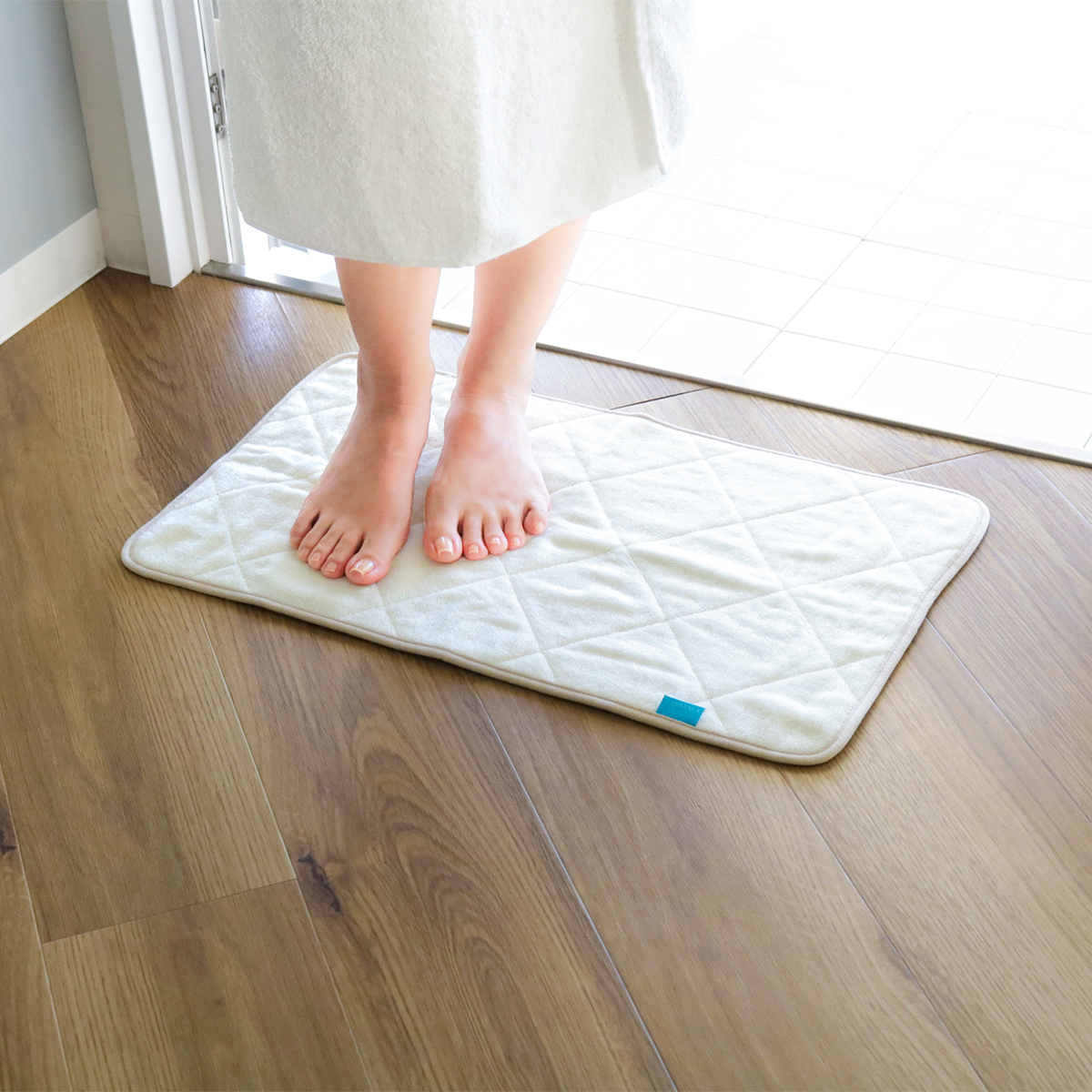 バスマット 35×60cm カララカ 洗濯機 乾燥機使用OK ラベル タオルバスマット タオル地 ( 足ふきマット 風呂マット 抗菌 防臭 乾度良好 吸水マット お風呂マット 足拭きマット 洗面マット 速乾 銀イオン ふわふわ 重ねタオル 60 35 ) 【ピンク】 ピンク