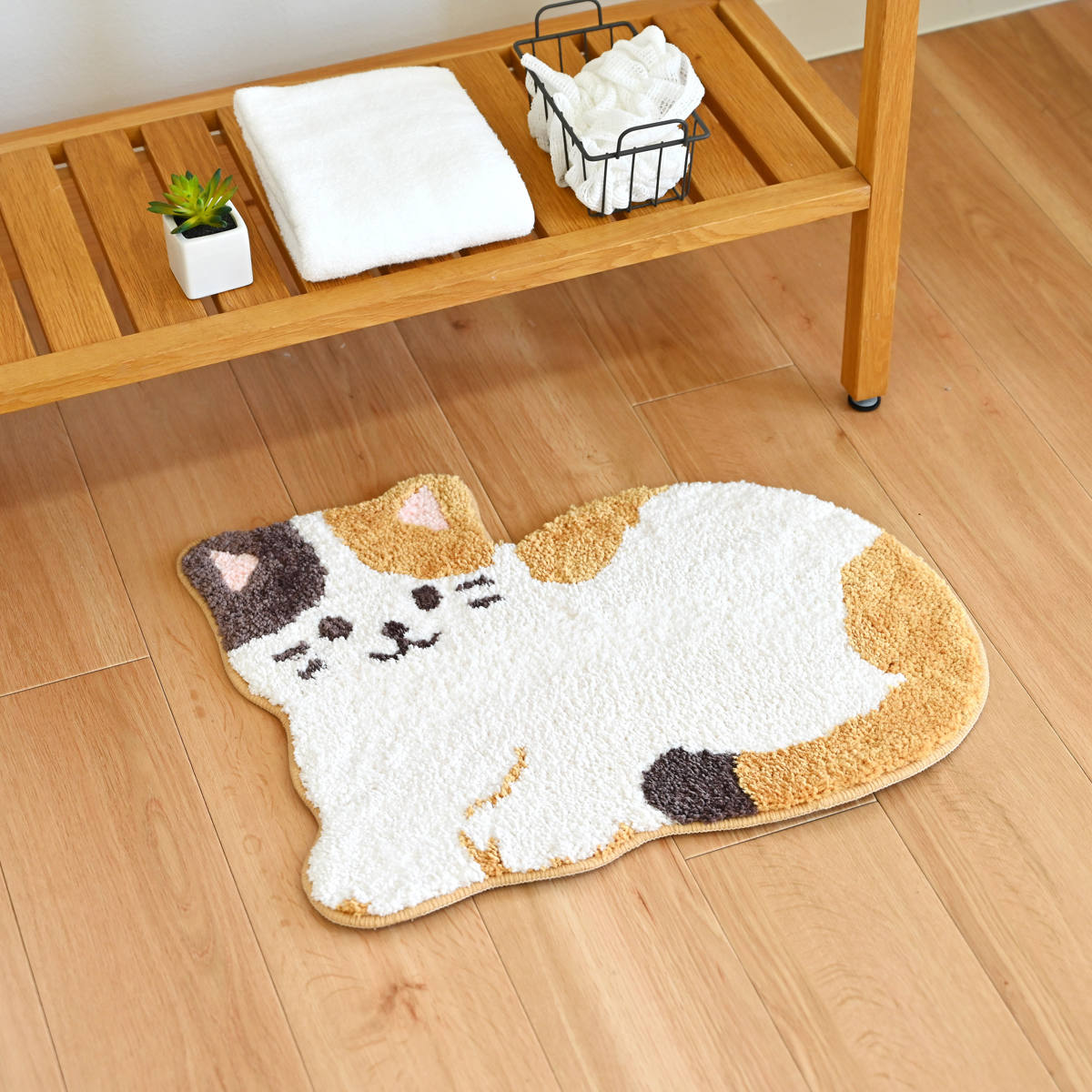 トイレマット 56×55cm ファンディットアニマル ( トイレ マット すべり止め 玄関マット 洗える アニマル ミニマット 足元マット 足ふき アニマルマット ふわふわ もこもこ 滑り止め ふかふか かわいい 洗濯 豆しば トイプードル ) 【豆しば】 豆しば