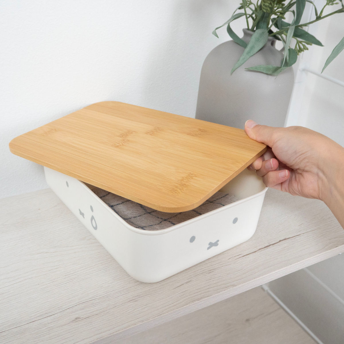収納ボックス miffy バンブー ふた付き収納ケース S 幅26×奥行17.5×高さ8.3cm ( ミッフィー 収納 収納ケース ボックス 収納バスケット フタ付き ケース 小物入れ 小物収納 卓上収納 ふた付き 積み重ね プラスチック おしゃれ )