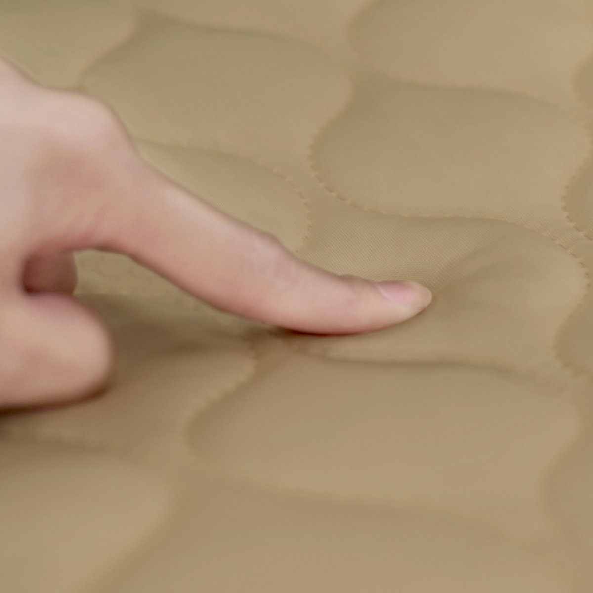 便座シート mocchin 貼るだけ冷感便座シート ( 便座カバー トイレ カバー シート 兼用タイプ 貼るだけ 接触冷感 洗える トイレタリー U型 O型 洗浄暖房型 おくだけ 洗濯可 ひんやり トイレ用品 グレー ベージュ ) 【ベージュ】 ベージュ