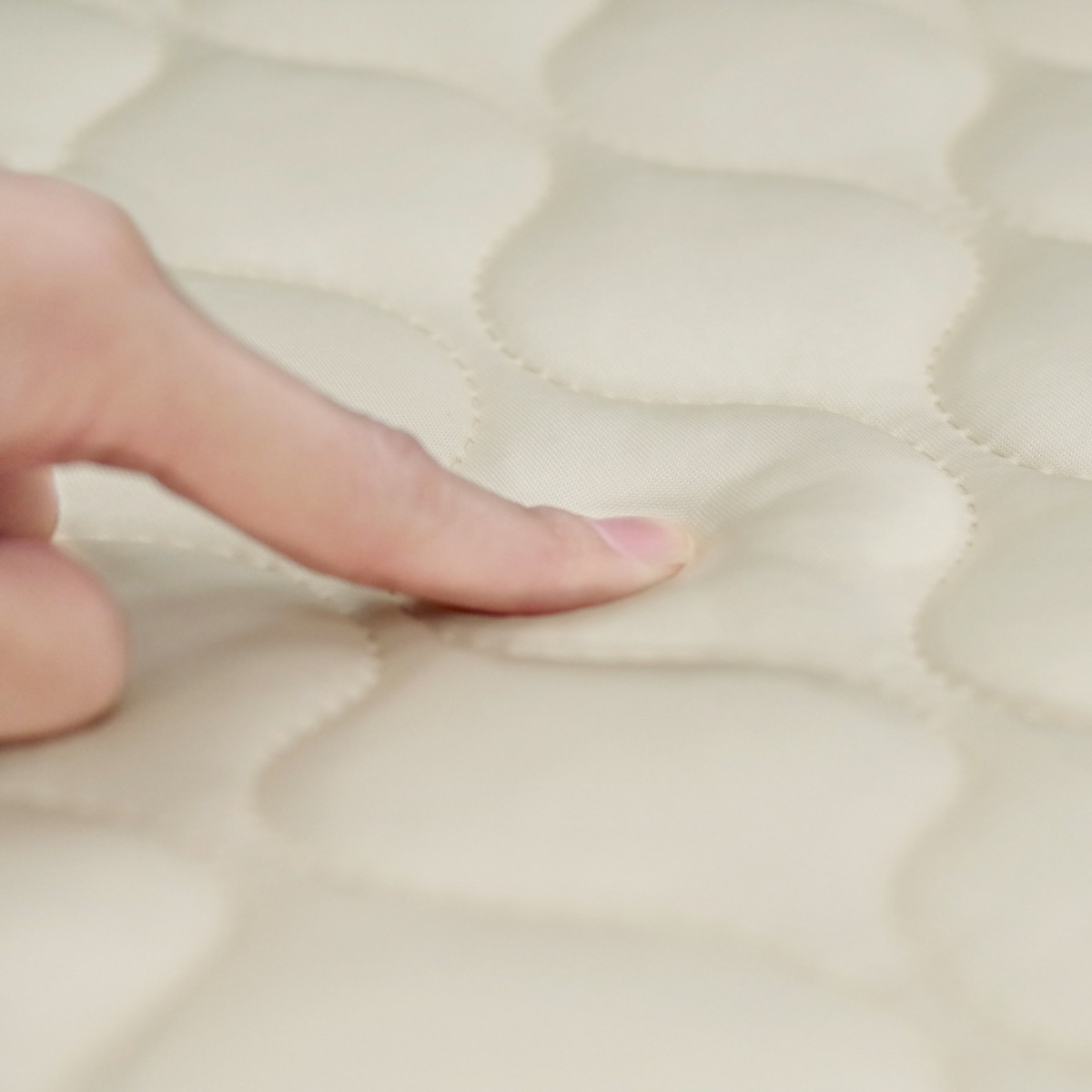 キッチンマット mocchin ひんやり 冷感 インテリアマット 48×120cm ( マット 夏用キッチンマット マルチマット 接触冷感 洗える 滑り止め加工 キッチン用マット 台所用マット キッチンラグ 涼しい 長方形 洗濯可能 シンプル ) 【グレー】 グレー